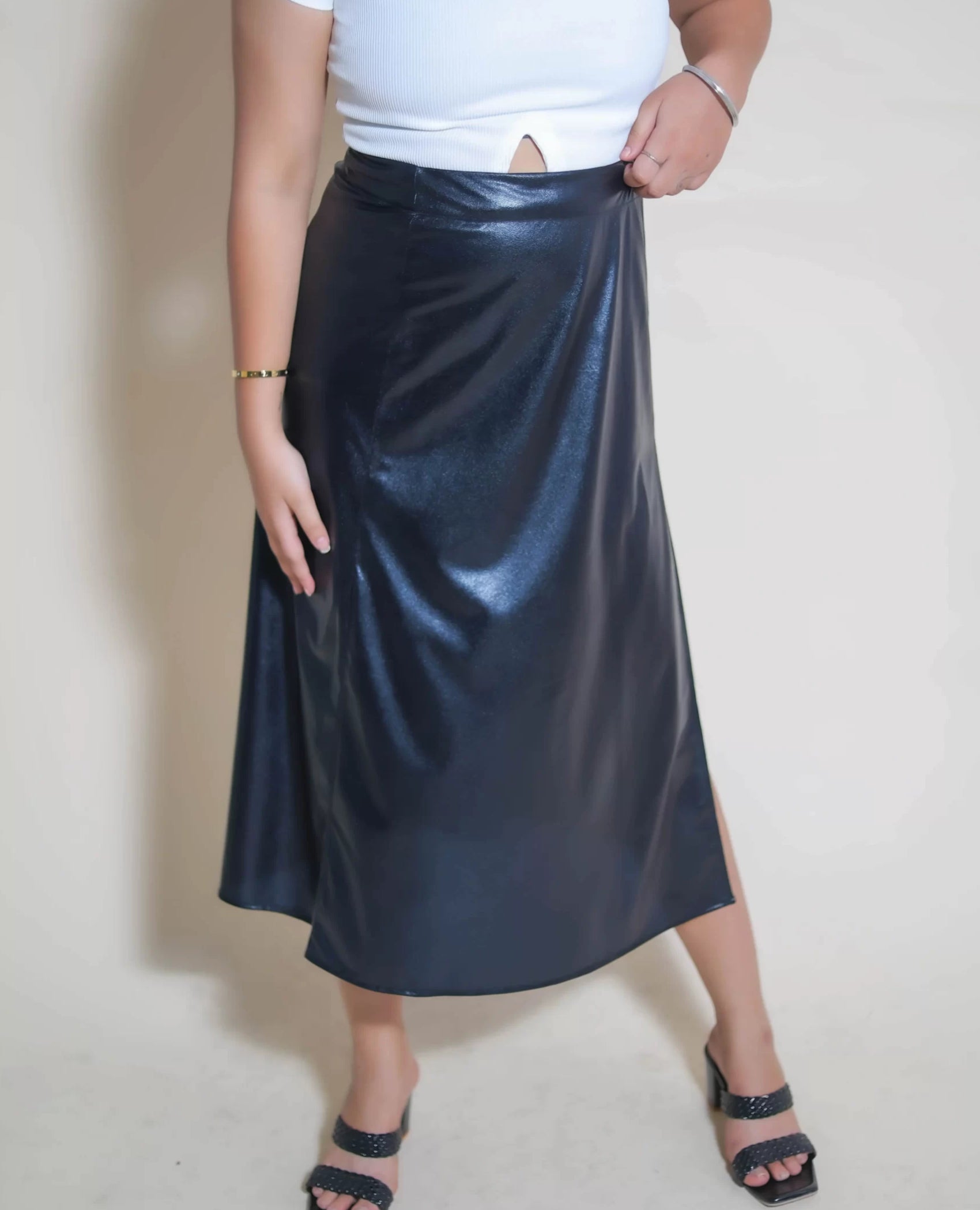 KELLPAR  Side Slit Skirt