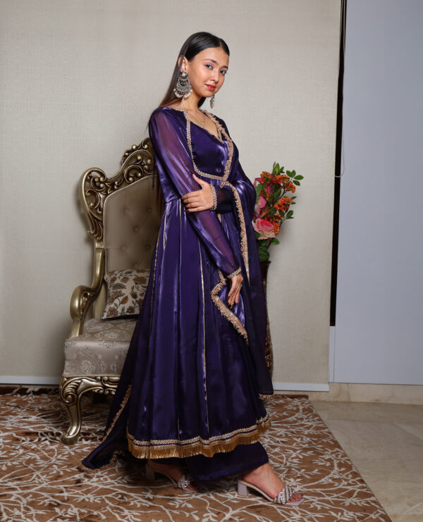 Suit - Image 4