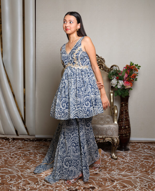 Suit - Image 4