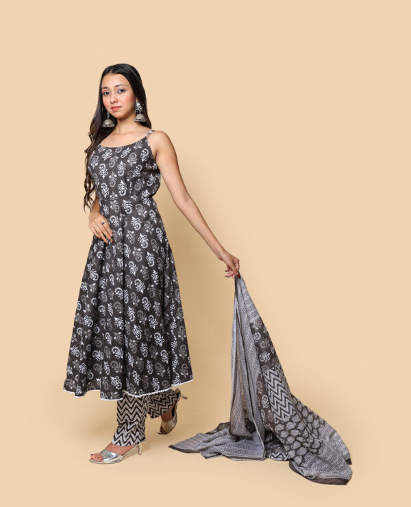 Suit (Copy) - Image 3