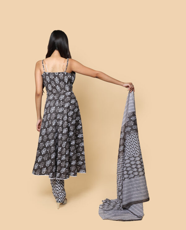 Suit (Copy) - Image 4